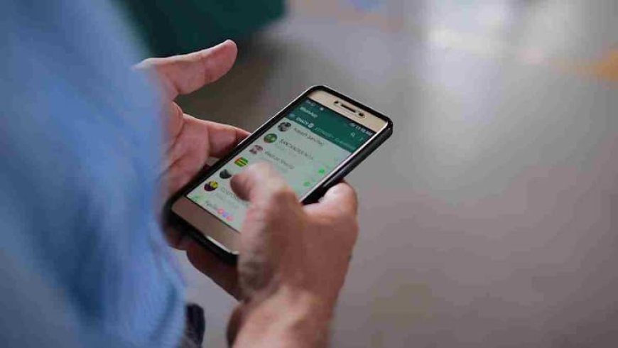लैपटॉप पर WhatsApp यूज़ करते हैं? ये सीक्रेट ट्रिक छुपा सकती है आपकी पर्सनल चैट्स, 90% लोगों को नहीं पता!